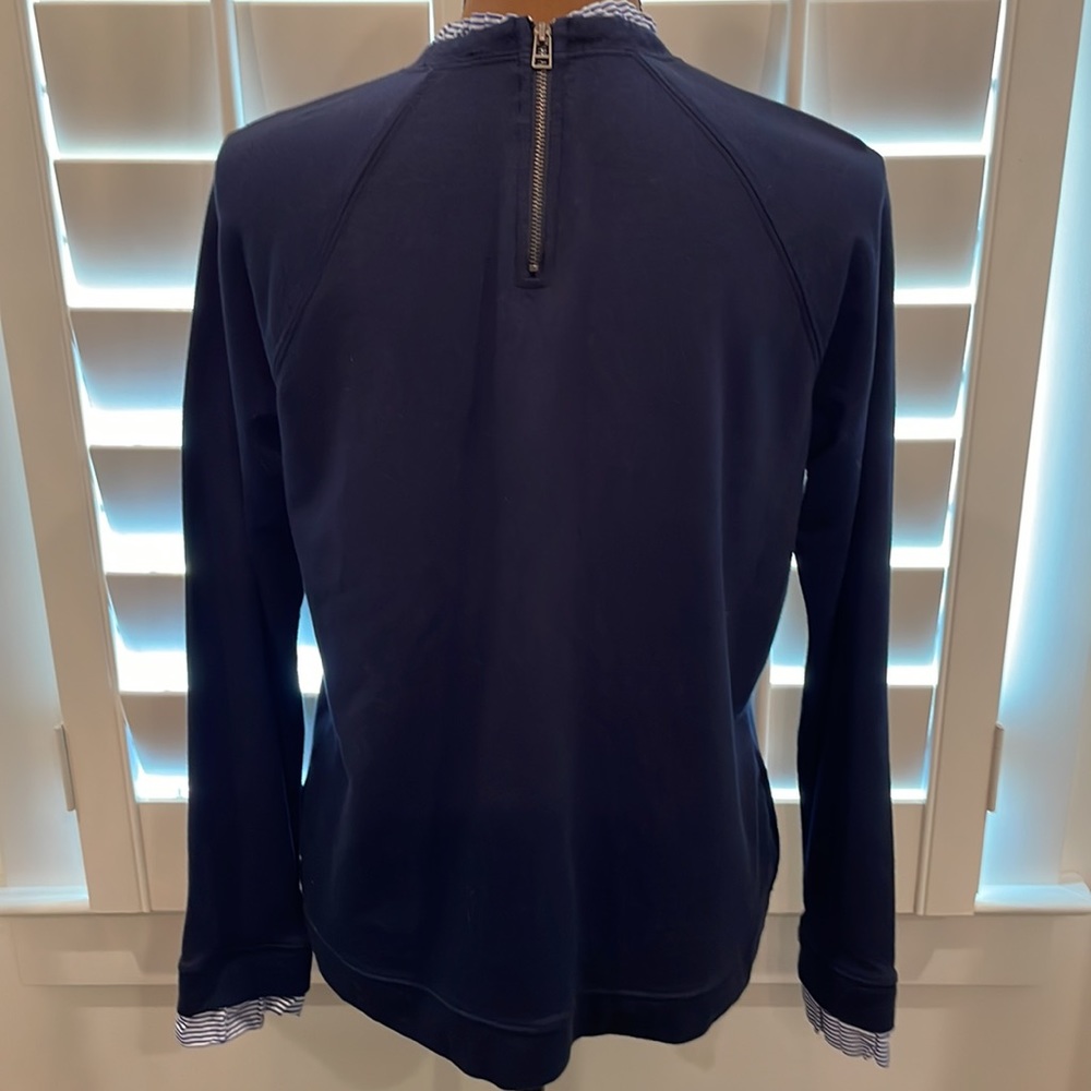 Navy blue pullover. - Picture 5 of 7